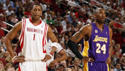 AYX爱游戏中国-2017年东部决赛：库里在第六场攻防两端表现完美，砍下35分带队晋级！