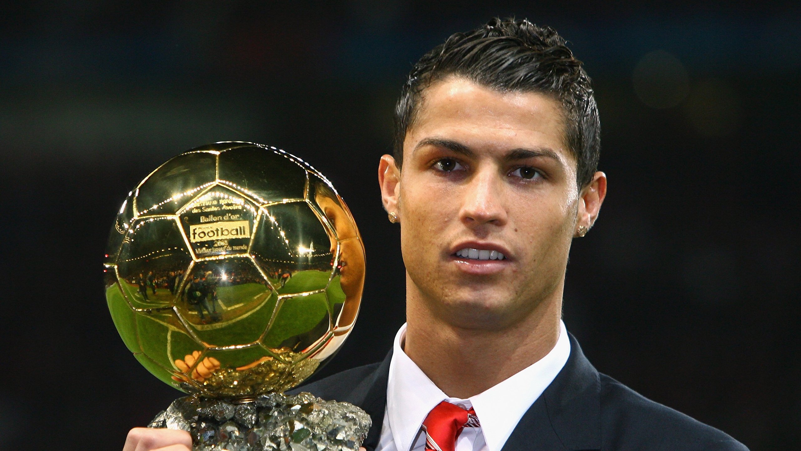 荷兰骑手 Edward Gal 在巴黎奥运会盛装舞步比赛中获得第九名，展现出色表现。